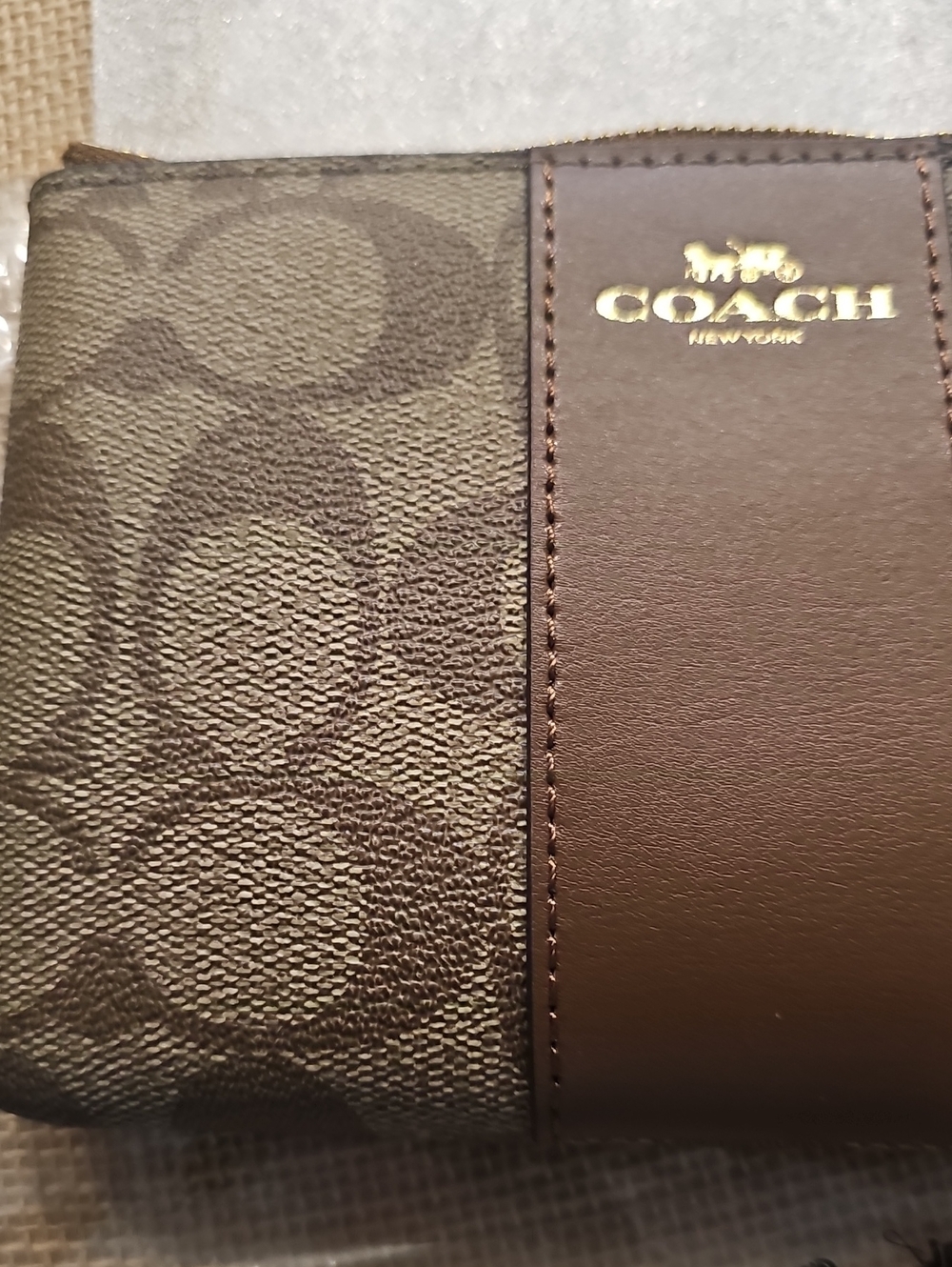NIP Coach Brown Zip Wristlet - Picture 4 of 4